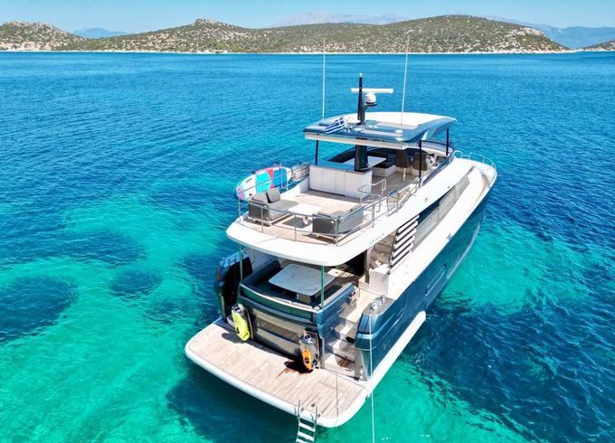 Azimut Magellano 66