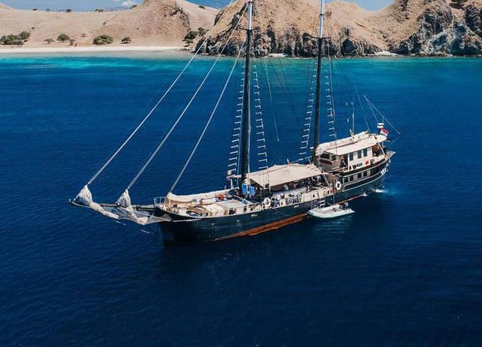 Traditional Dutch Schooner 127