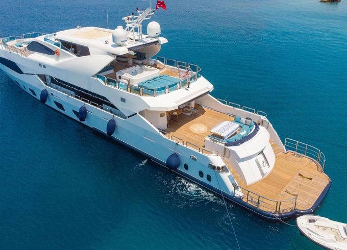 MOTORYACHT 138