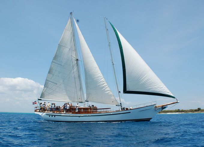 Traditional Expedition Staysail Schooner 85