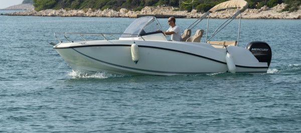 Quicksilver 605 ACTIV Sundeck