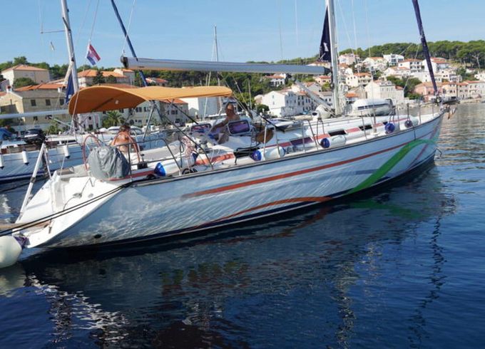 Bavaria 44