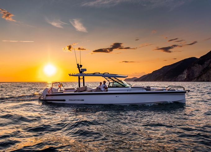 Axopar 37 Brabus Line Sun-Top