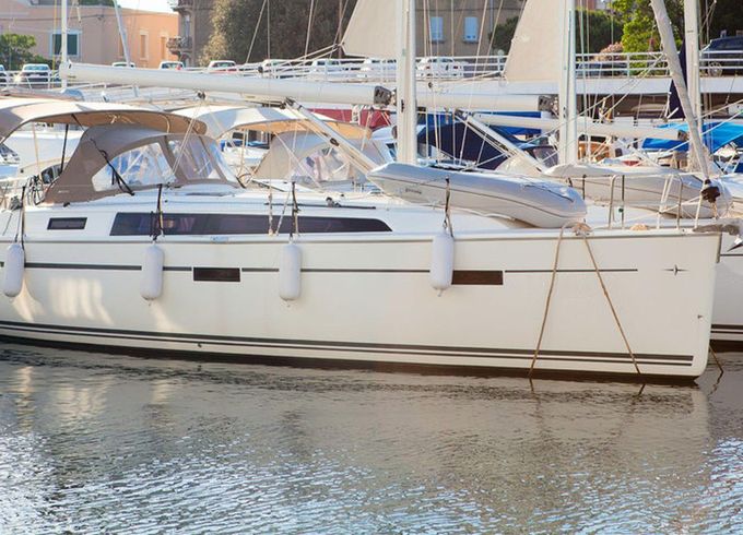 Bavaria Cruiser 37