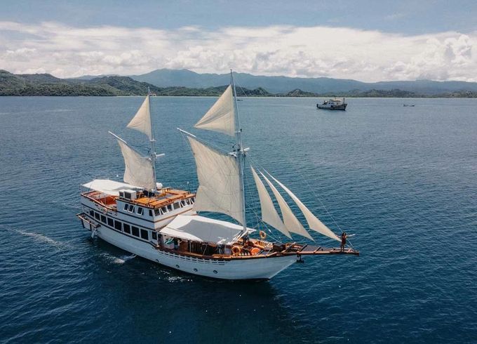 Traditional Phinisi Schooner 97