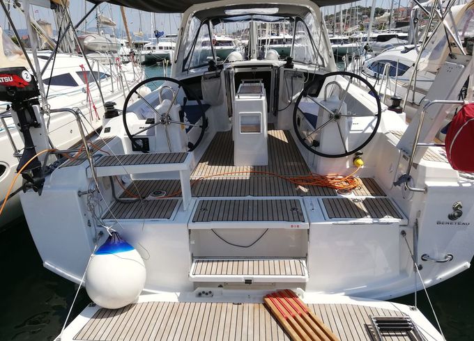 Beneteau Oceanis 38.1
