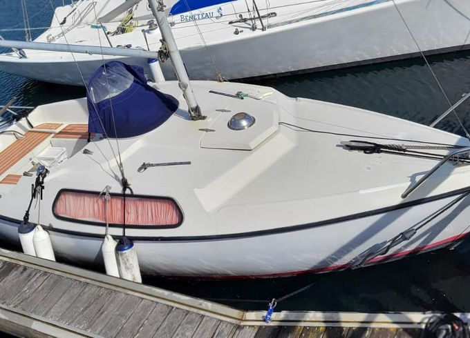 Crescent Yachts Monark
