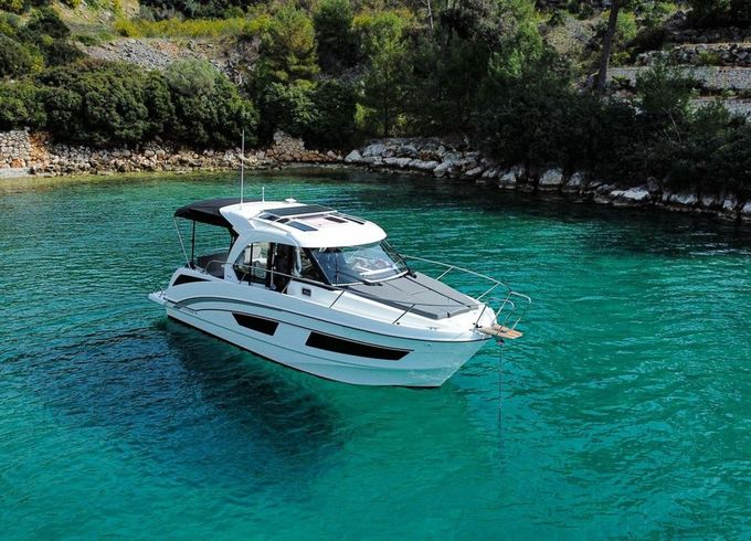Beneteau Antares 9
