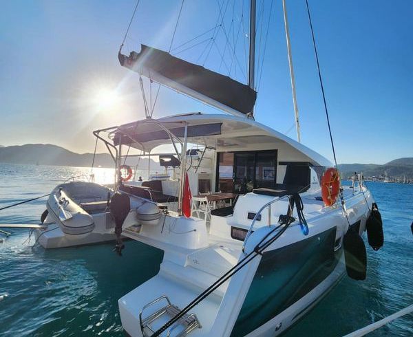 Lagoon 42