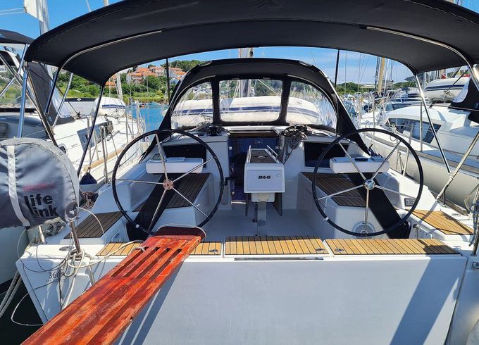 Dufour 360 Grand Large