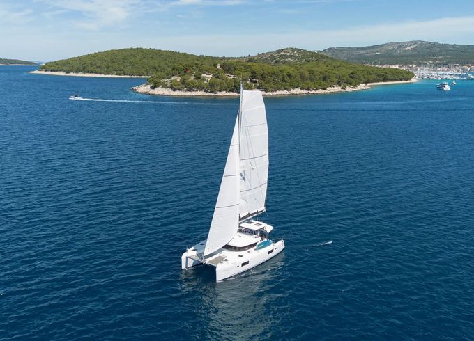Lagoon 42