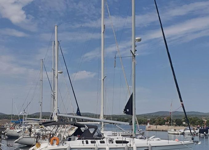 Hunter Marine 460