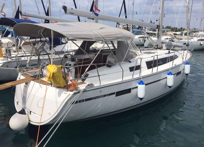 Bavaria Cruiser 37