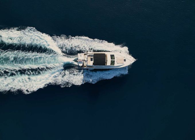 Ferretti Altura 52