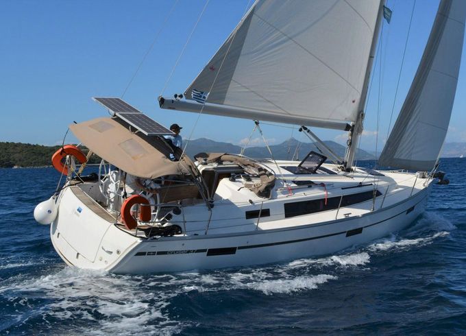 Bavaria Cruiser 37
