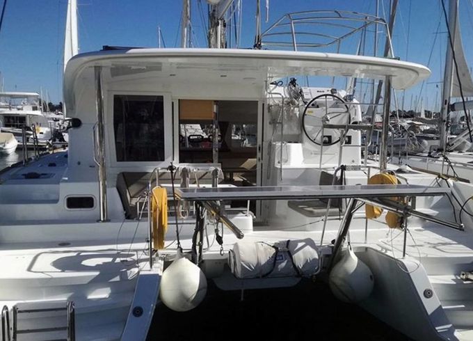 Lagoon 39