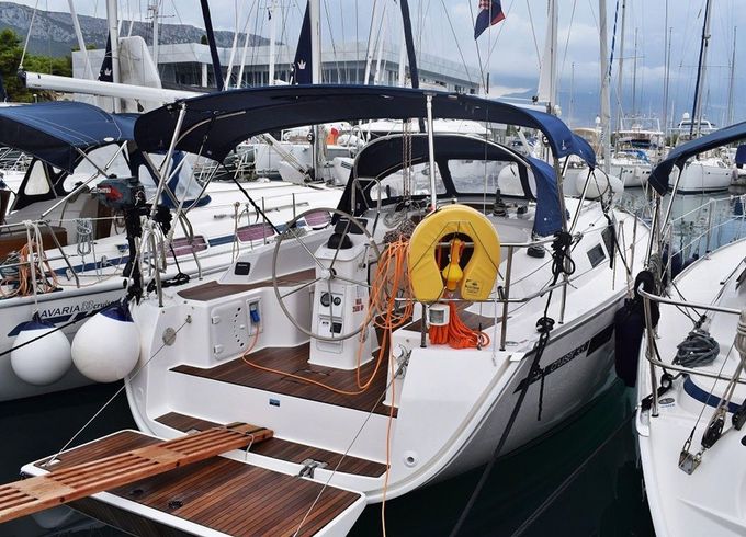 Bavaria Cruiser 33