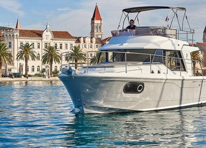Beneteau Swift Trawler 30 Fly