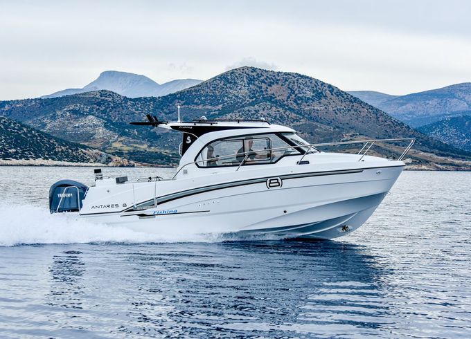 Beneteau Antares 8