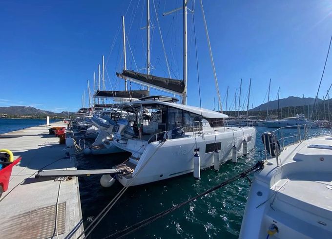 Lagoon 42