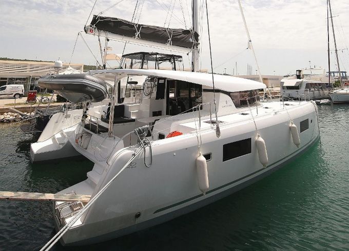 Lagoon 42
