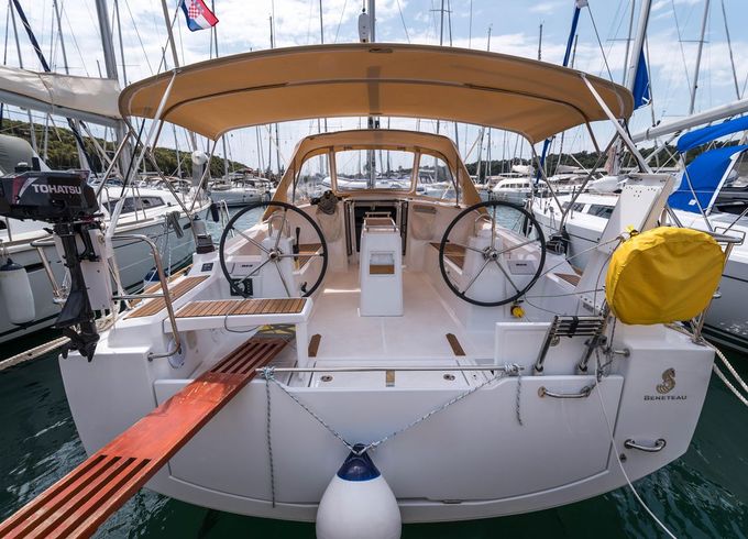 Beneteau Oceanis 38.1