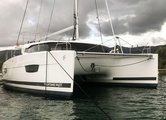 Fountaine Pajot Lucia 40