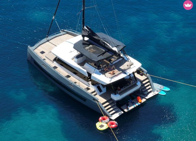 moon yacht 60 lux