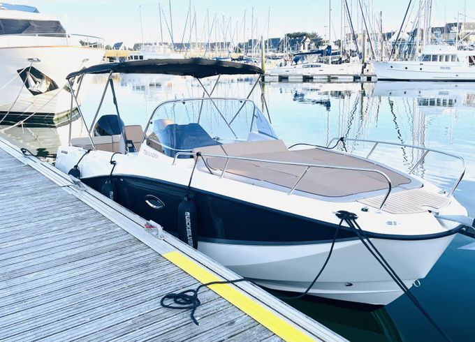 quicksilver activ 755 sundeck