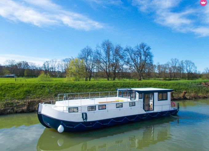custom lapeniche p (pontailler-sur-saône)