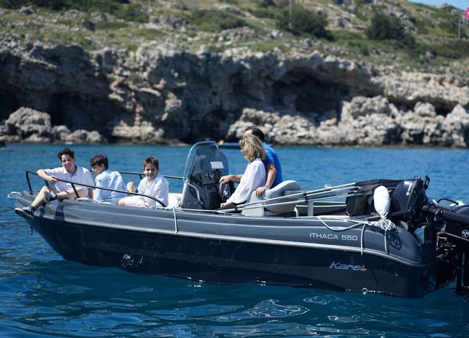 karel ithaca 550