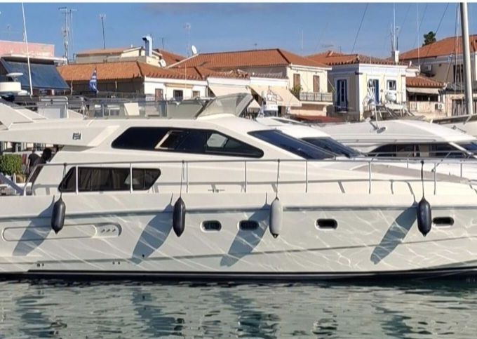 ferretti 48