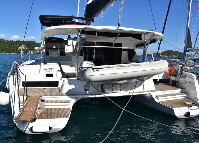 lagoon 42