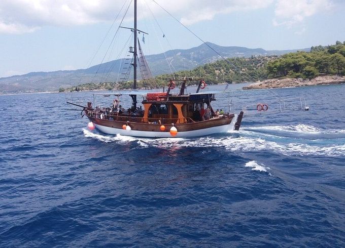pirate ship wooden