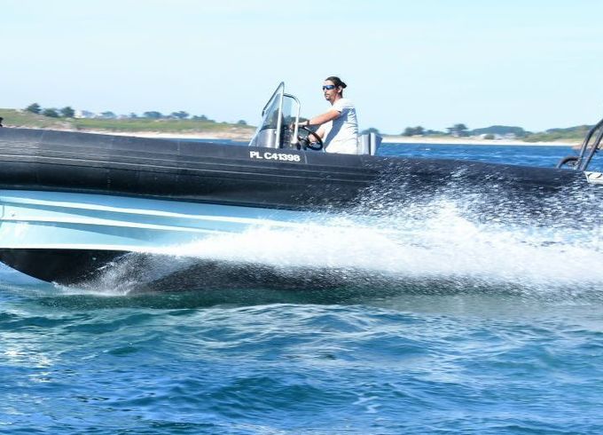 zodiac hurricane 733