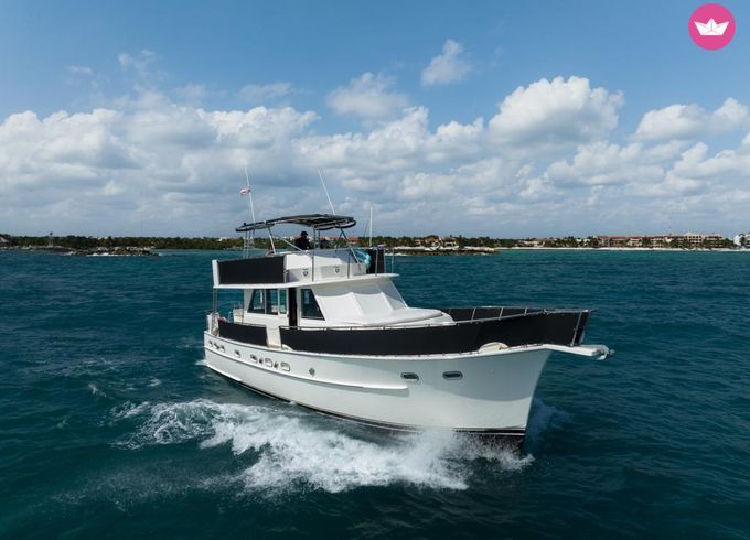 hatteras 53’