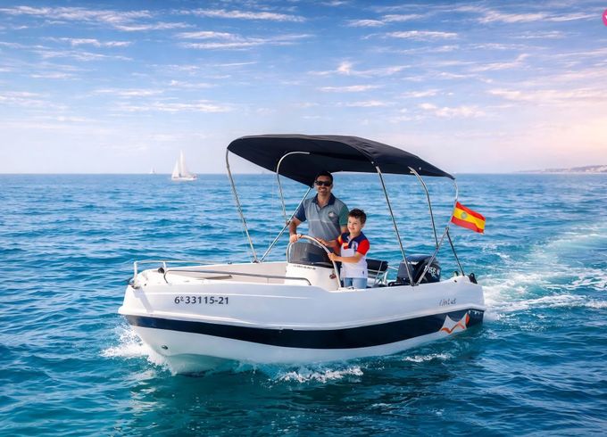 barco privado para avistamiento de delfines