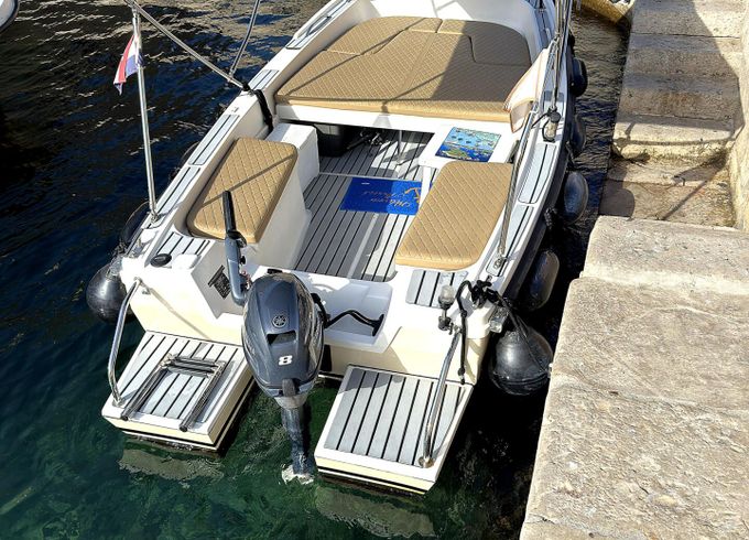 the ultimate luxury private sundeck boat without skipper