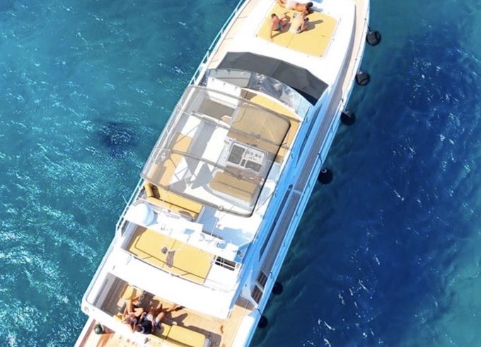 ferretti ferretti flybridge