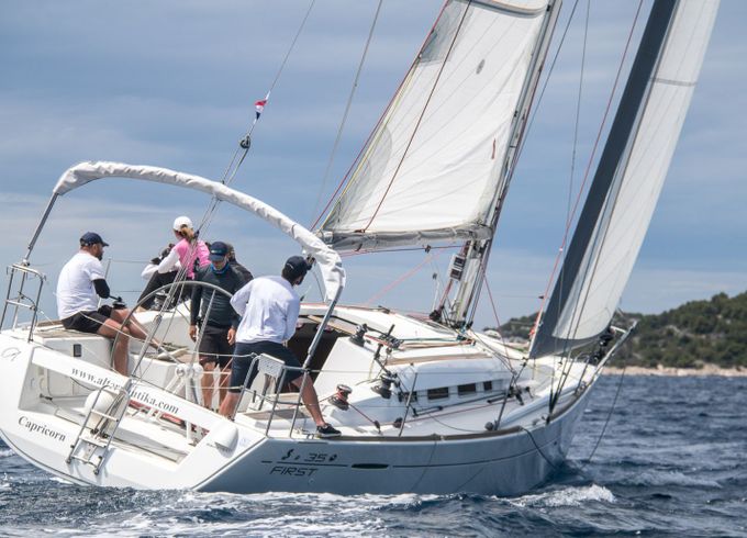 beneteau first 35