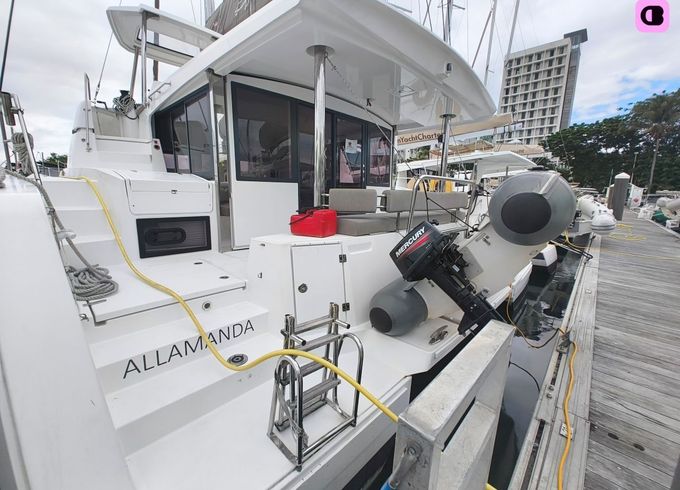 catana group bali 4.4 - 4 + 2 cab.