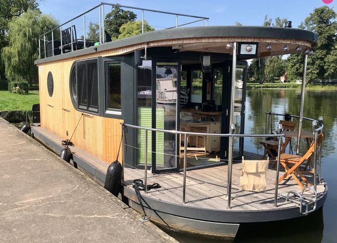 tukul maxi - 11mtr. custom built