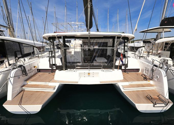 lagoon 42
