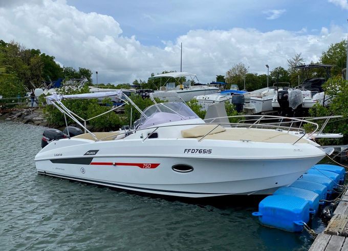 beneteau flyer 750 sun deck