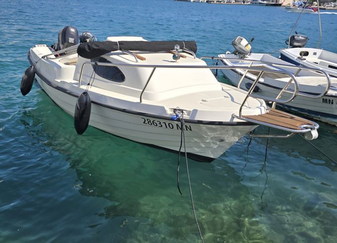 speed boat