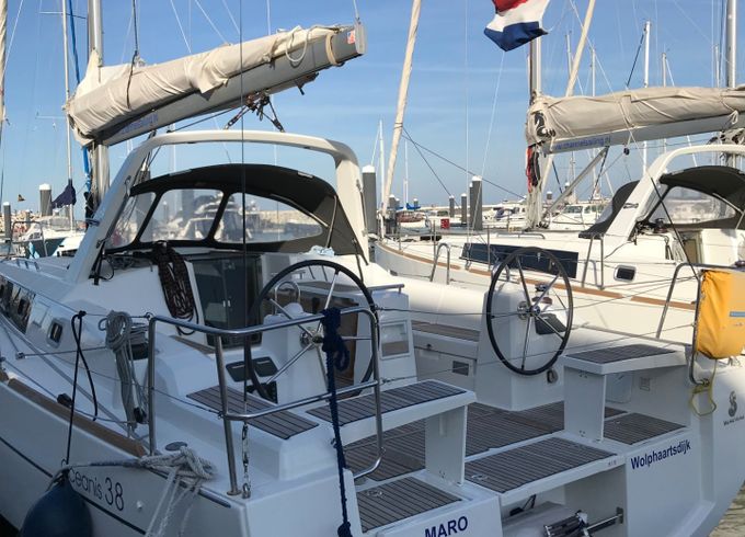 beneteau oceanis 38