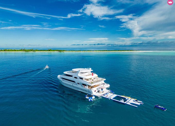 luxury motor yacht 31m