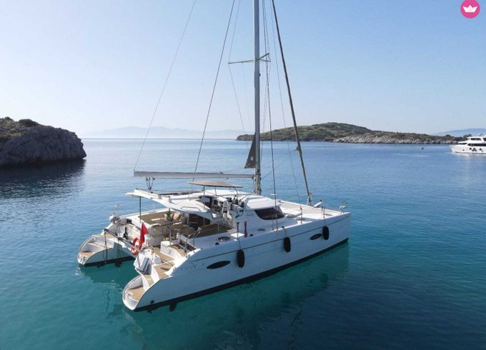 luxury catamaran crewed