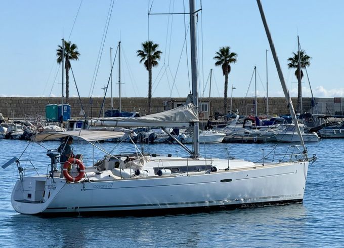 beneteau oceanis 37