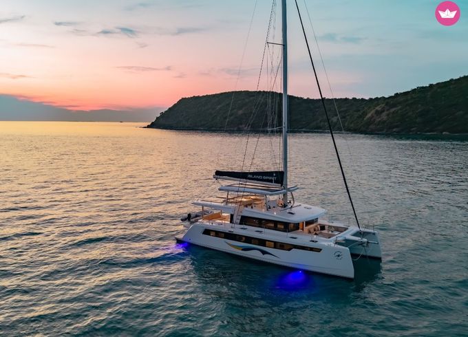 island spirit yachts is525 electric catamaran
